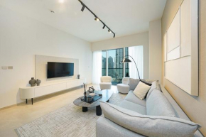 Holiday Retreat at touching distance to Burj Khalifa, Downtown Dubai